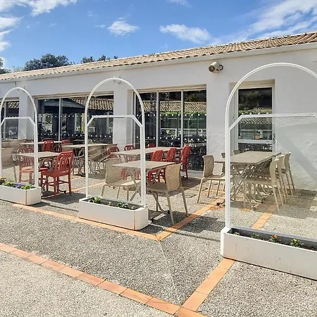 Hotel Awesome Stacaravan In Saint-georges-de-didon *