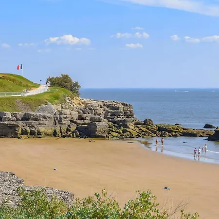 Hotel Awesome Stacaravan In Saint-georges-de-didon Saint-Georges-de-Didonne